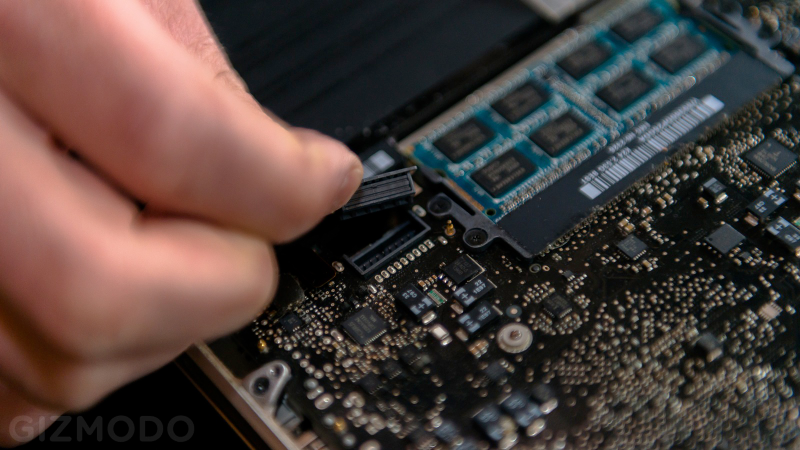 Illustration for article titled Quick and Easy MacBook Repairs That Will Save You a Small Fortune